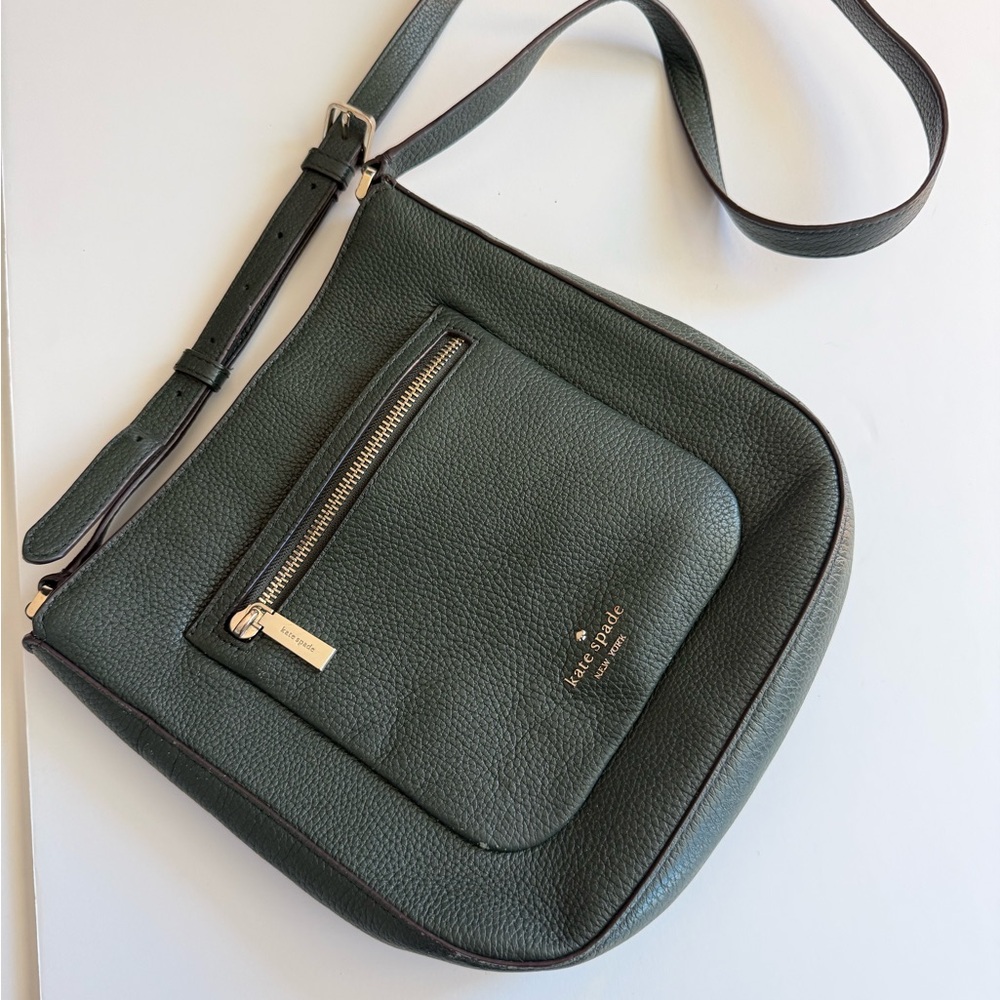Kate Spade Forest Green Crossbody Minimal Chic Capsule Wardrobe Everyday Luxury - Picture 2 of 12
